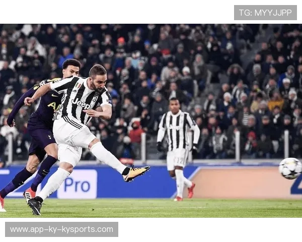 尤文图斯锋线在比赛中不断给对手制造麻烦